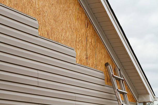 Professional Siding Inspection technician working in Kittanning, PA